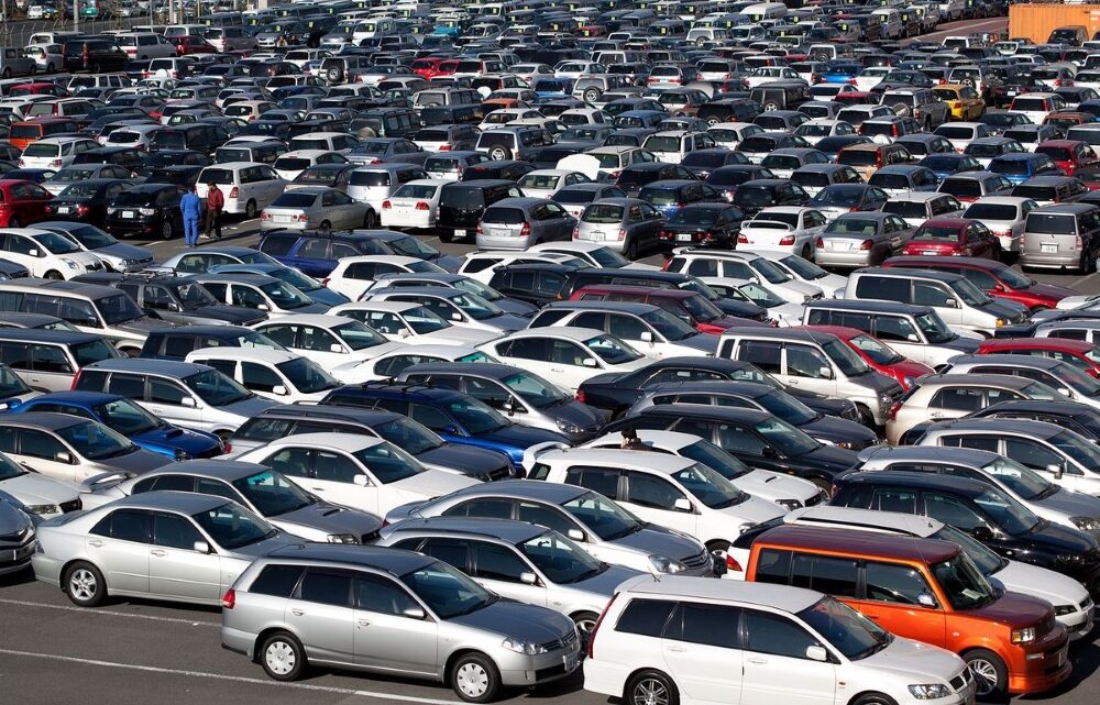 Thị trường ô tô nhập khẩu tăng lên mạnh mẽ