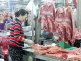 Thị trường thịt heo giảm giá ác liệt